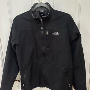 Boy’s The North Face  black jacket size XL (18/20)
